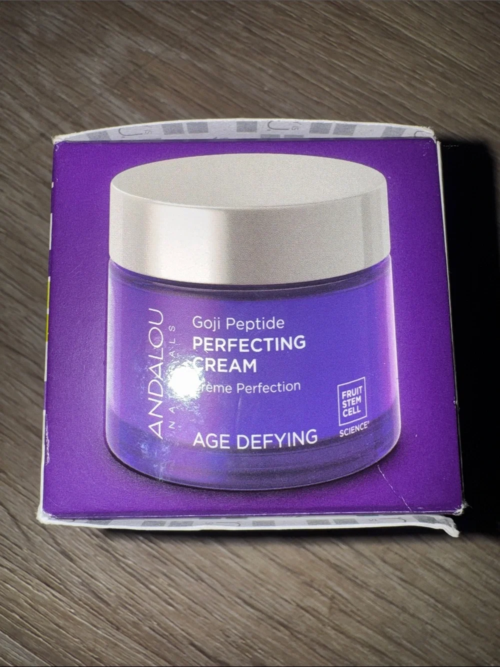 Goji Peptide Perfecting Cream - Age Defying (Purple/White)